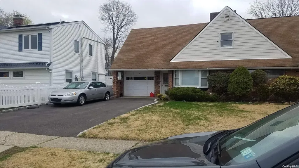 6 Hunter Lane Levittown NY 11756