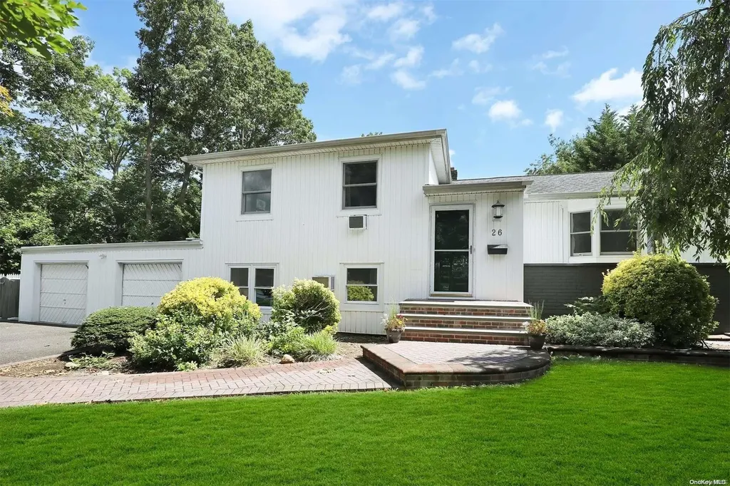 26 Venus Road Syosset NY 11791