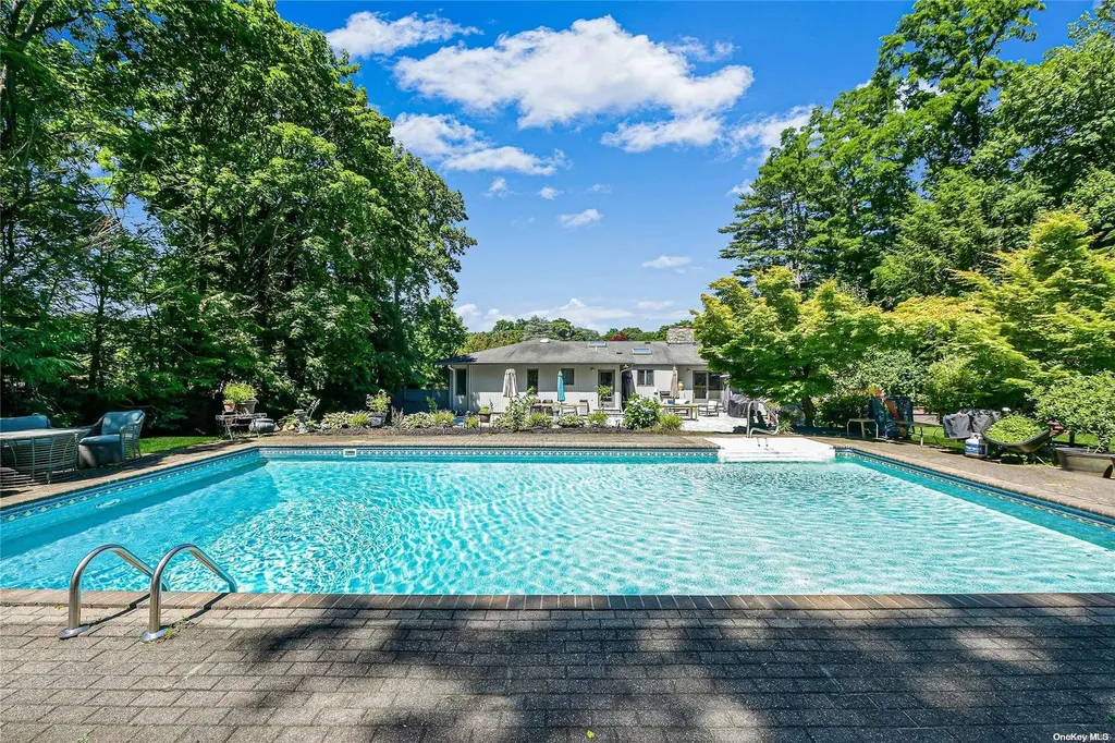 9 Five Acre Court Smithtown NY 11787