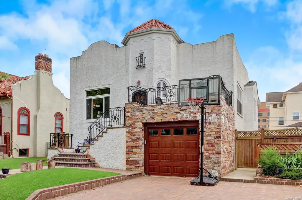 120 E Beech Street Long Beach NY 11561