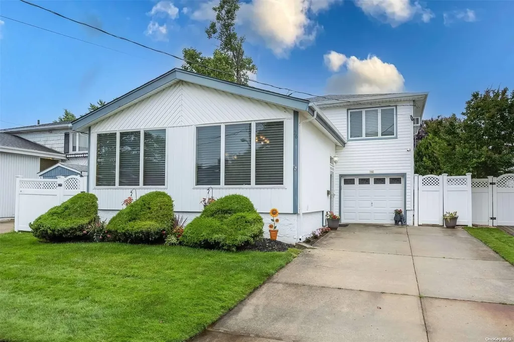 26 Prospect Street Freeport NY 11520