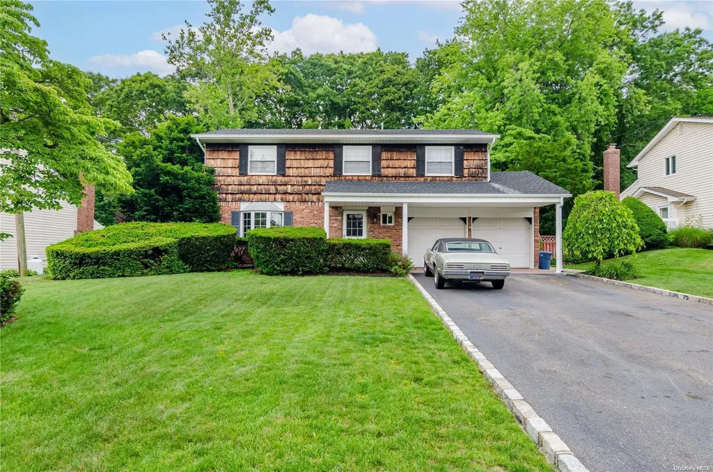41 Leslie Lane Smithtown NY 11787
