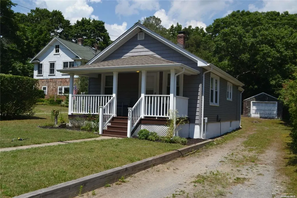 630 Raynor Avenue Riverhead NY 11901