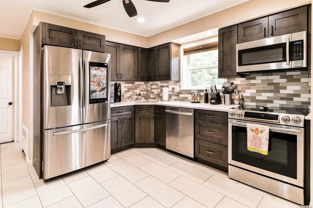 772 Peconic Avenue West Babylon NY 11704