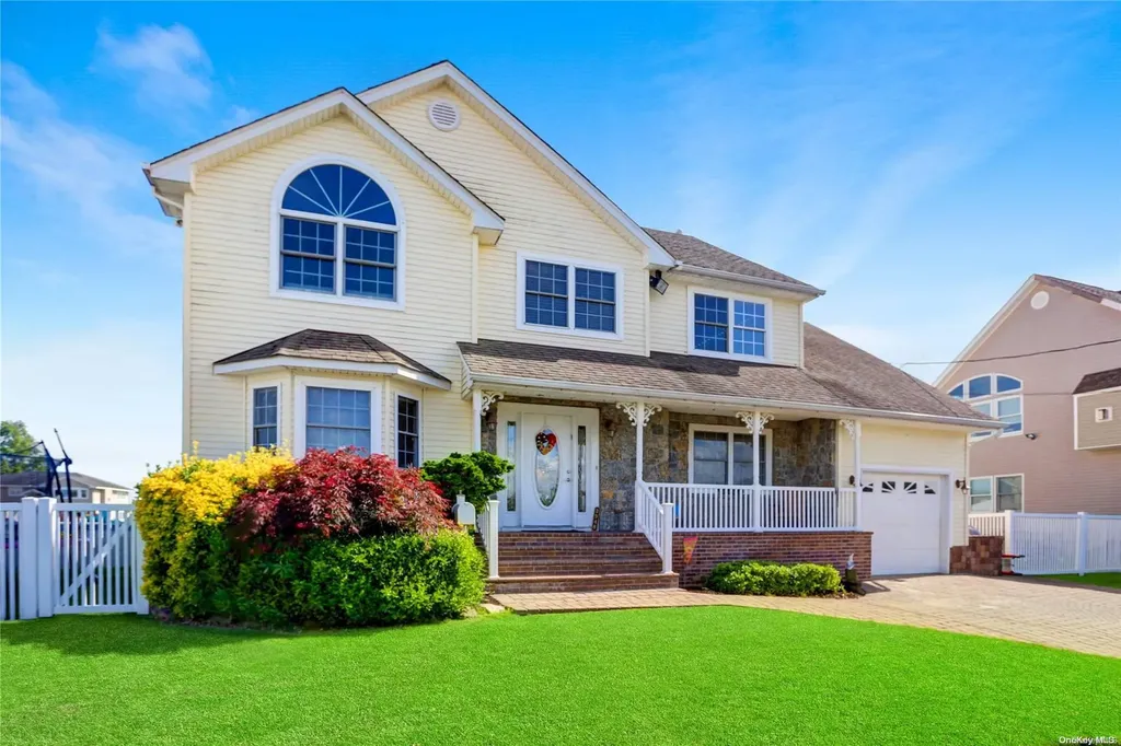 3948 Beacon Road Seaford NY 11783