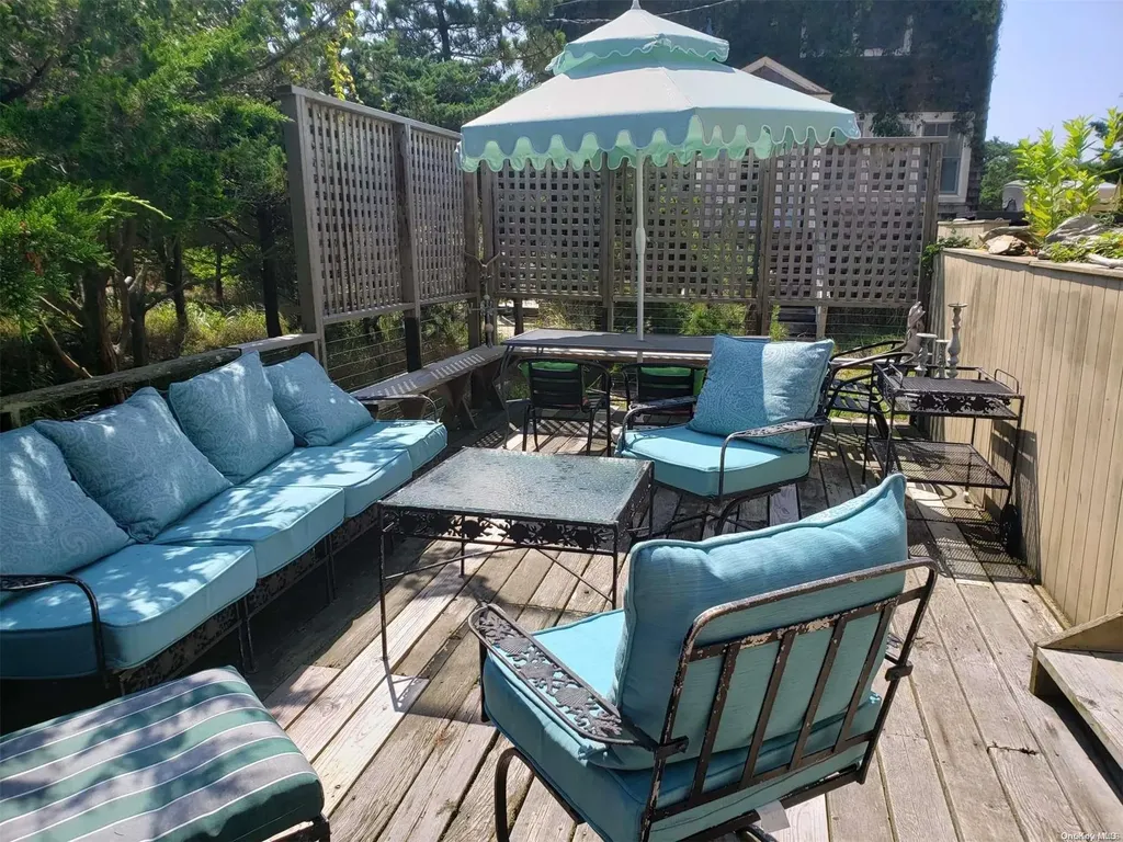 863 Evergreen Walk Ocean Beach NY 11770