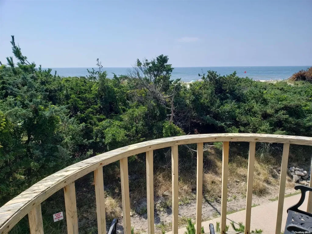 863 Evergreen Walk Ocean Beach NY 11770