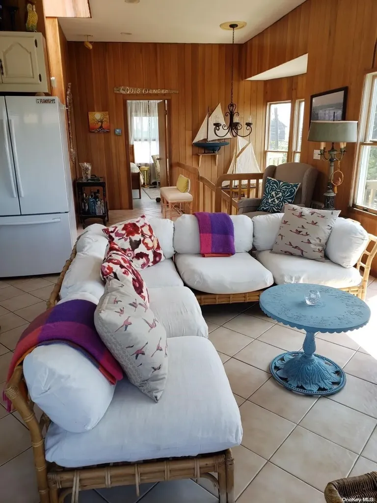 863 Evergreen Walk Ocean Beach NY 11770