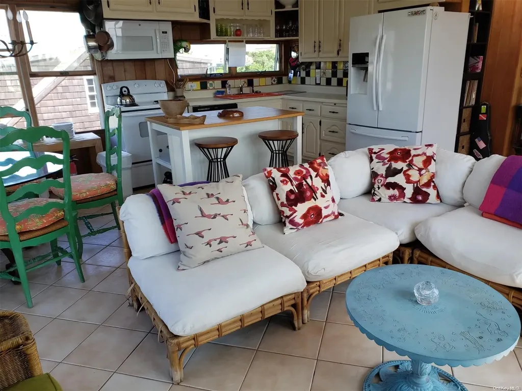 863 Evergreen Walk Ocean Beach NY 11770