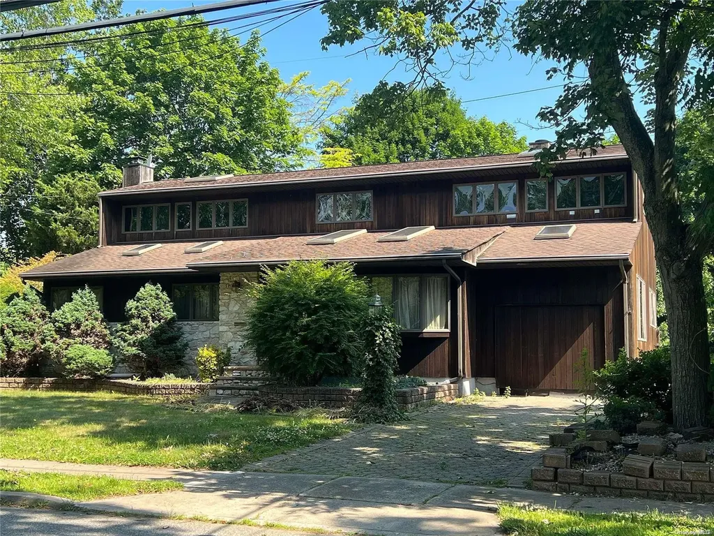 65 Miller Boulevard Syosset NY 11791
