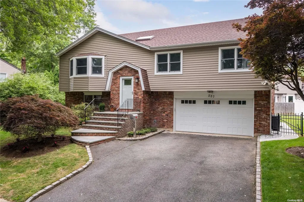 337 Parkway Drive Westbury NY 11590