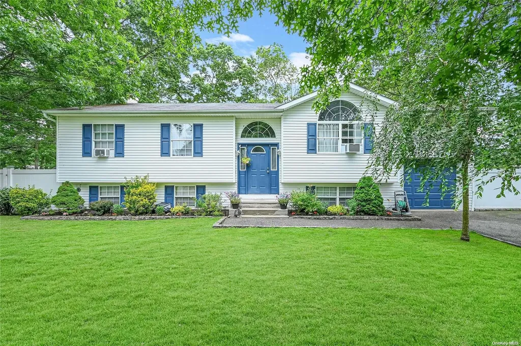 58 Franklin Avenue Mastic NY 11950