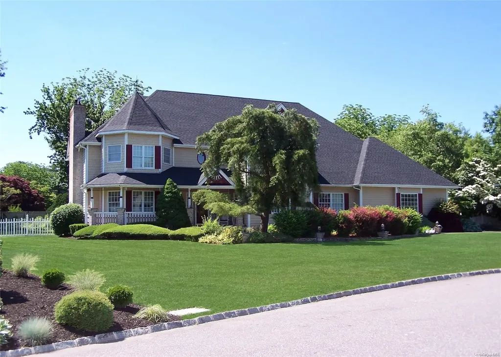 29 Deepwells Lane Saint James NY 11780