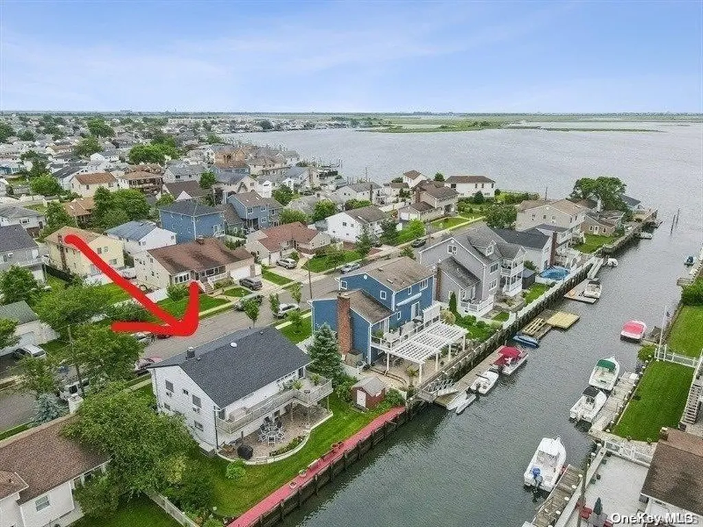 72 Irving Avenue Freeport NY 11520