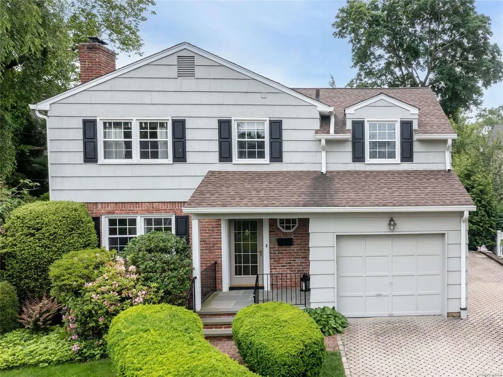 4 Summit Drive Manhasset NY 11030