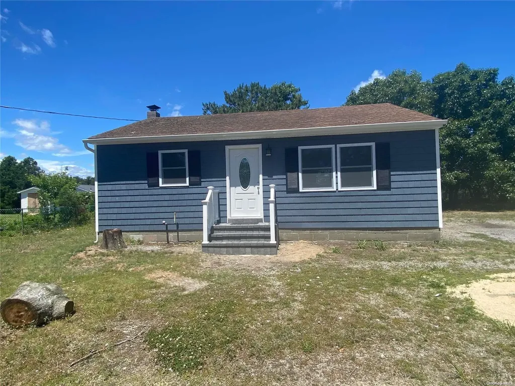 16 Randall Street Riverhead NY 11901