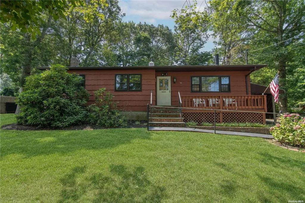 16 Poseidon Road Rocky Point NY 11778