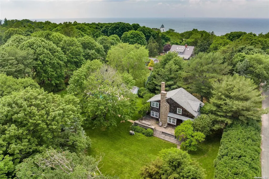 3075 Lighthouse Road Southold NY 11971