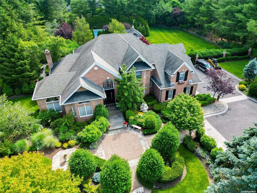 4 Wicks Lane Saint James NY 11780