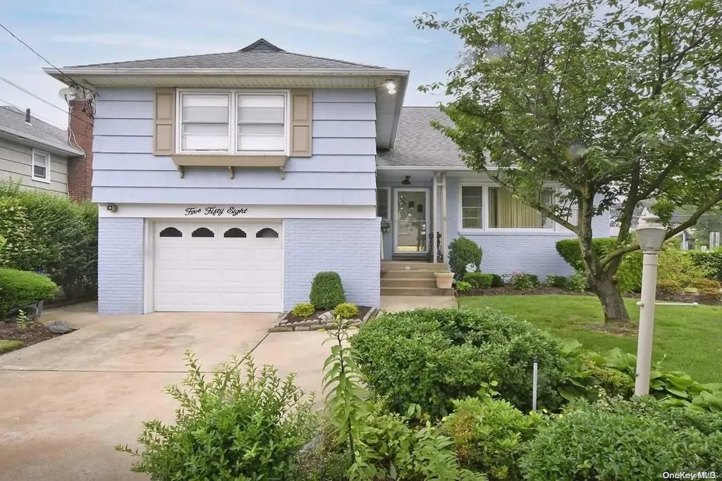 558 Albemarle Place Cedarhurst NY 11516