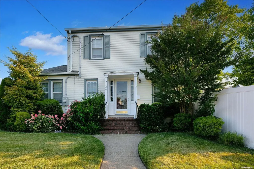 2924 Chester Street Oceanside NY 11572