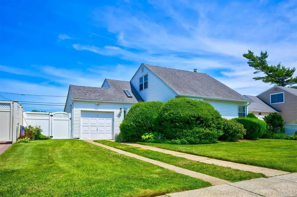 20 Ceil Place Bethpage NY 11714