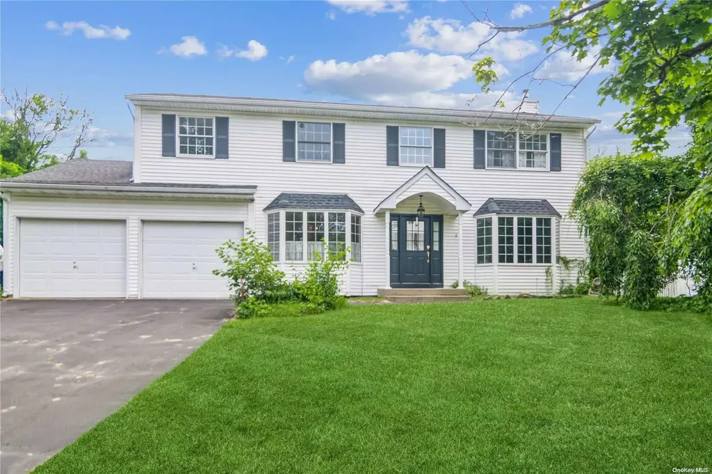 122 Stethem Drive Centereach NY 11720