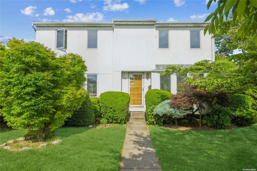 185 Patton Boulevard New Hyde Park NY 11040