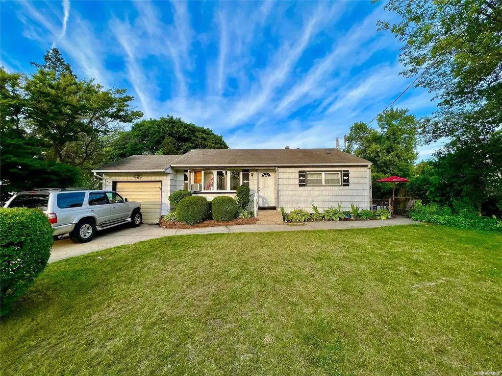 103 Timberline Drive Brentwood NY 11717
