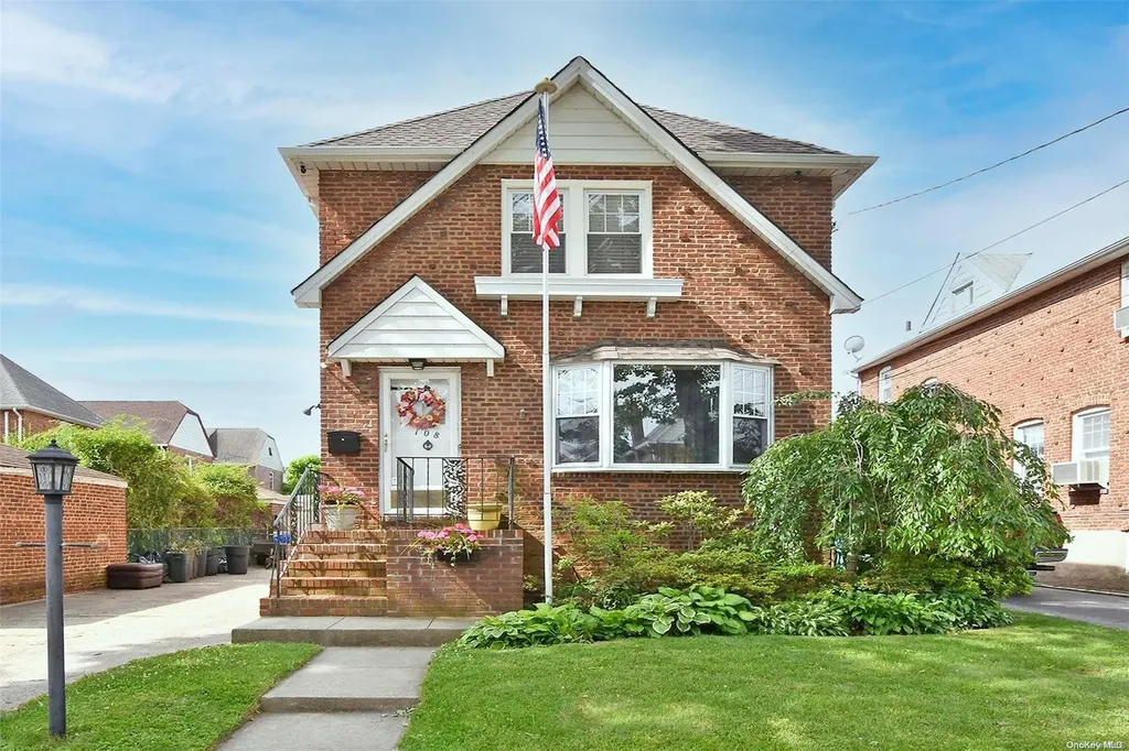 108 Westminster Road Lynbrook NY 11563