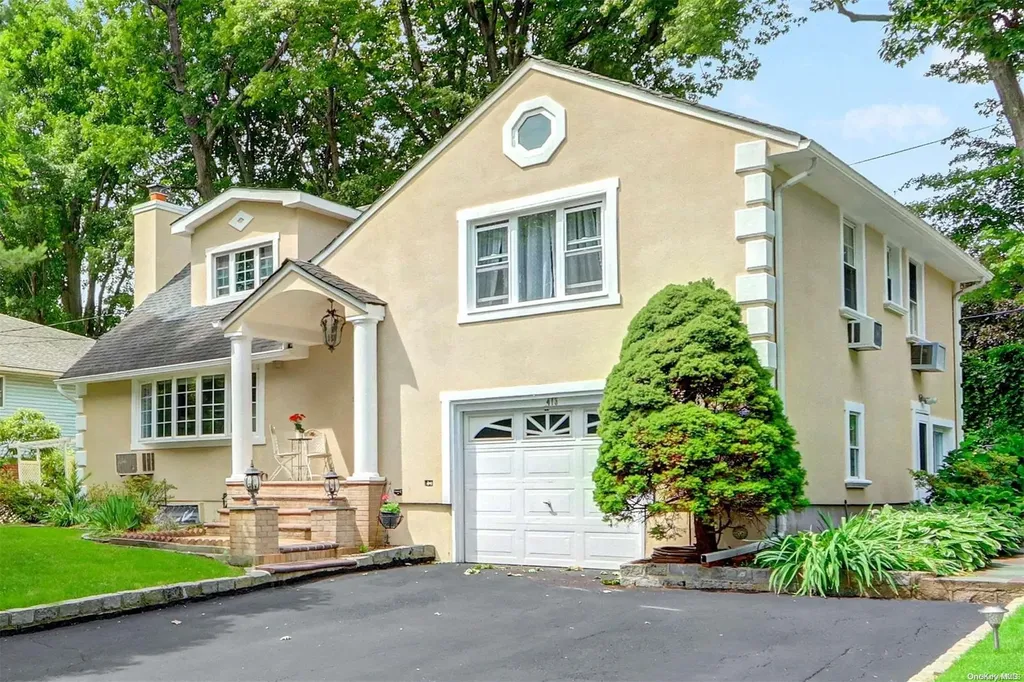 413 Congress Avenue East Williston NY 11596