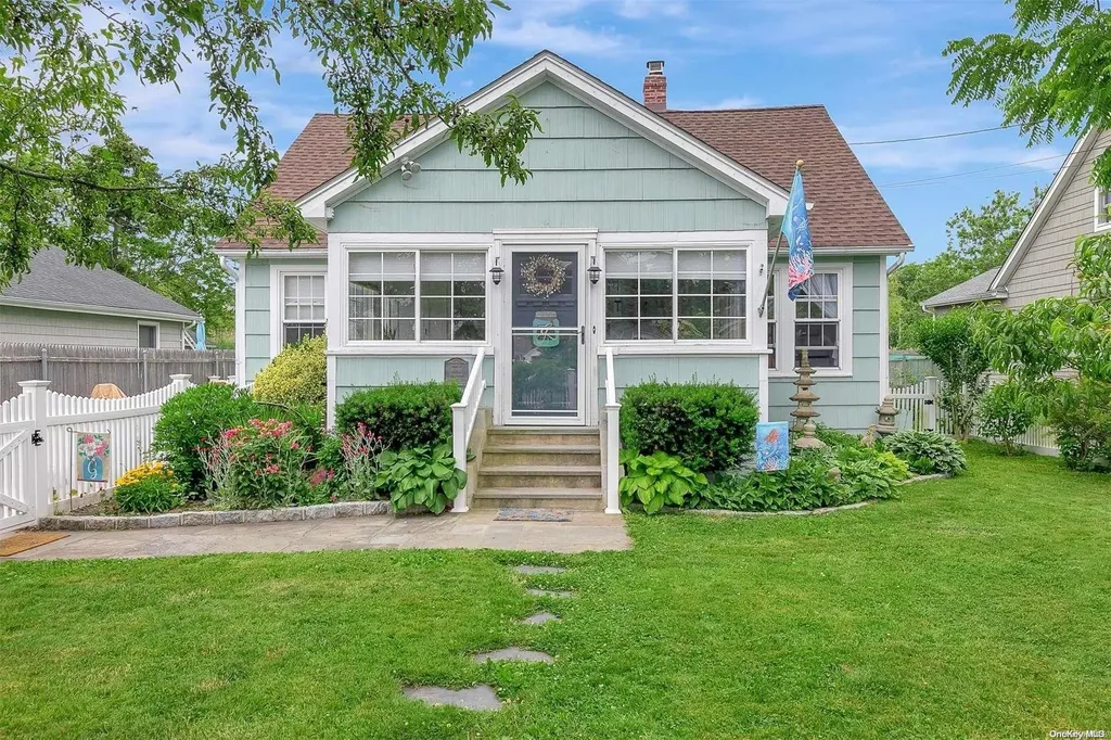 57 Ocean Avenue Blue Point NY 11715