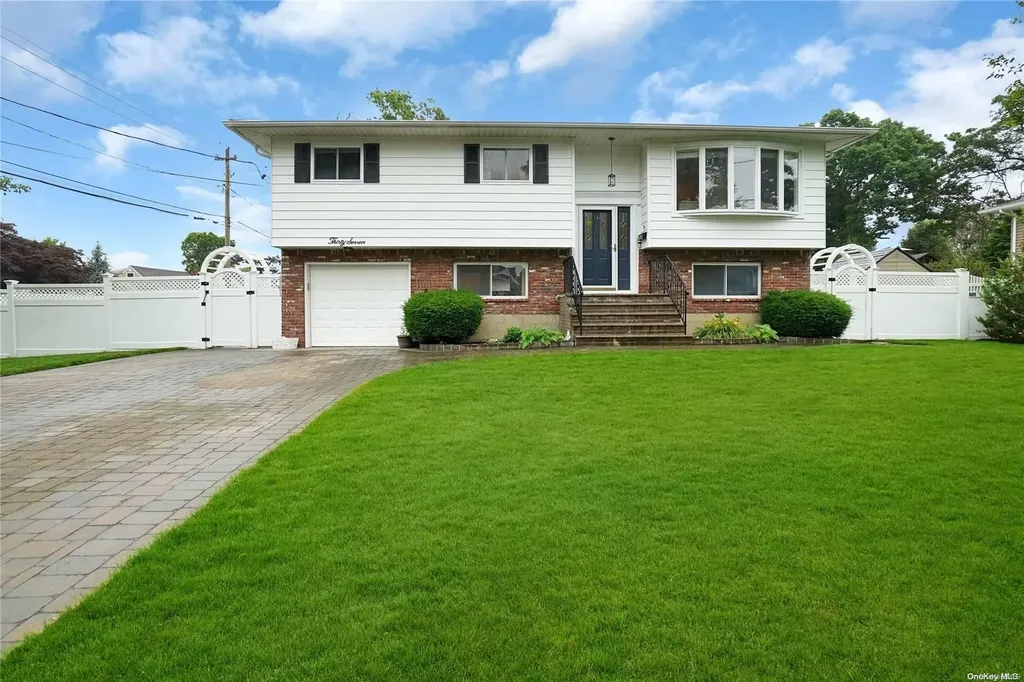 37 7th Street West Islip NY 11795