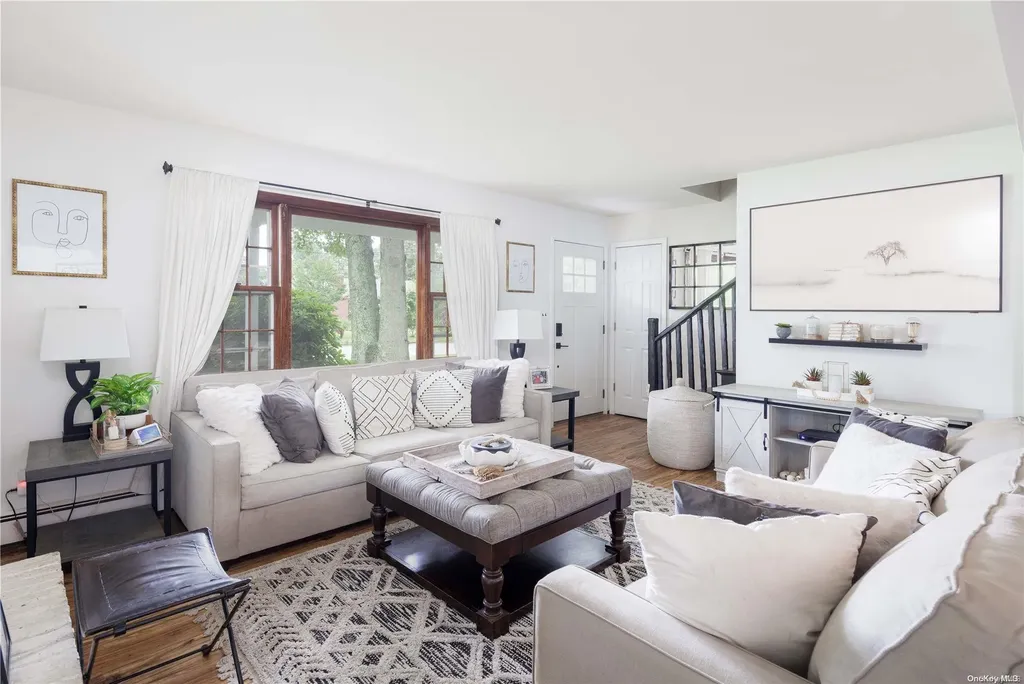 212 Hubbard Avenue Riverhead NY 11901