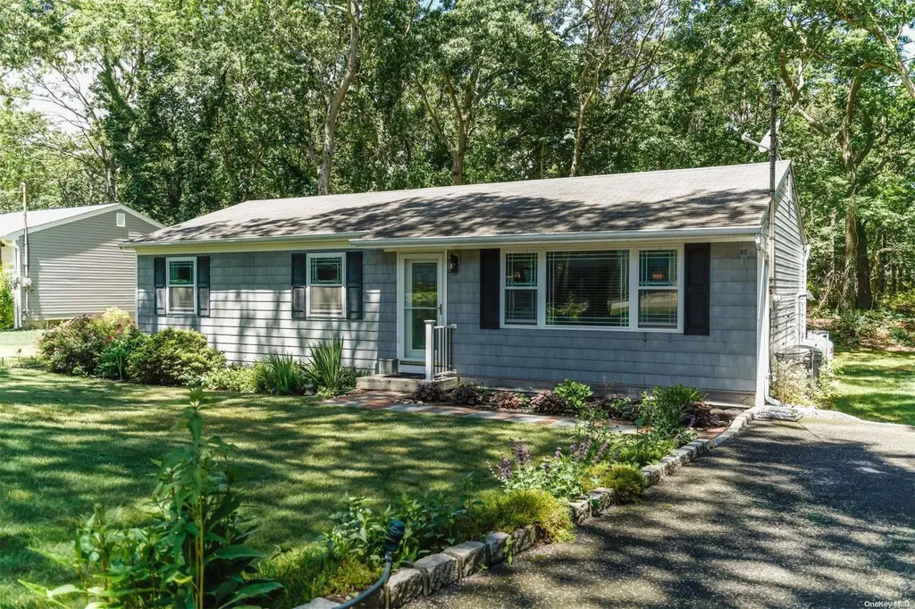 7 Lexington Avenue Patchogue NY 11772