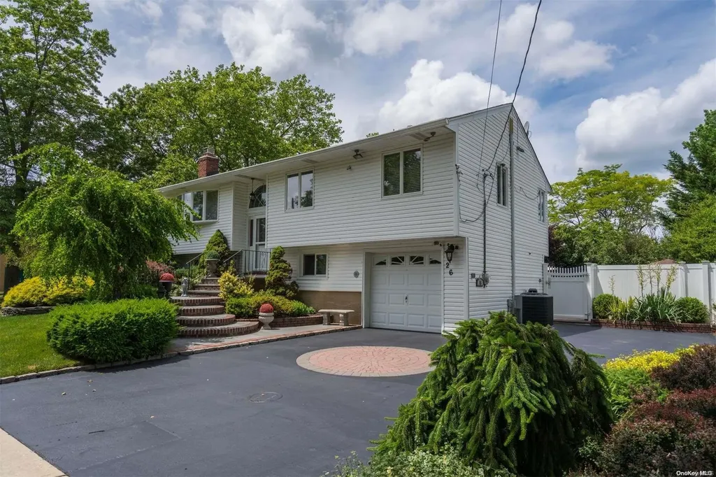 26 Karen Place Commack NY 11725