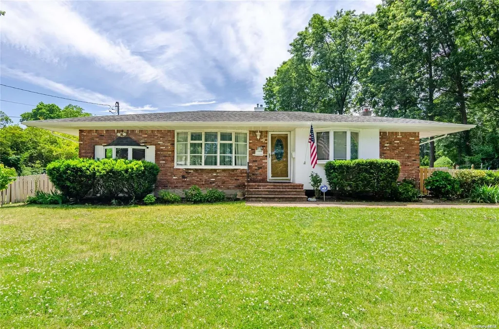 23 Mangin Road Commack NY 11725
