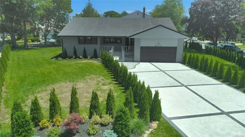 22 Andover Lane Woodmere NY 11598