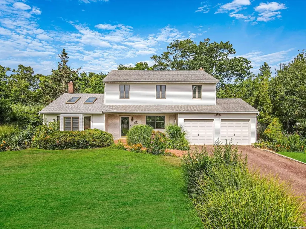 196 Bayview Drive Oakdale NY 11769