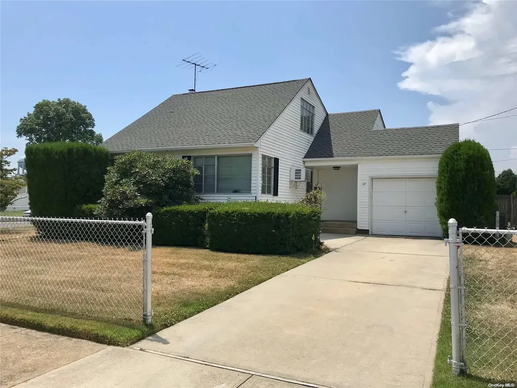 60 Curtis Place Bethpage NY 11714
