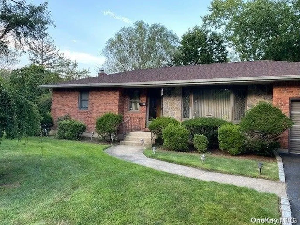 75 Howell Drive Smithtown NY 11787