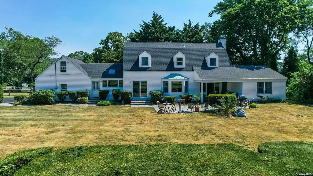 2 Grace Court Bay Shore NY 11706