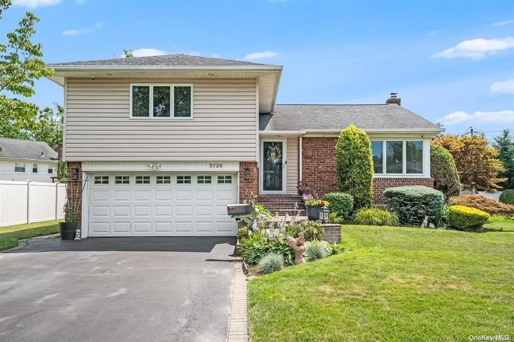 3726 Lynn Lane Wantagh NY 11793