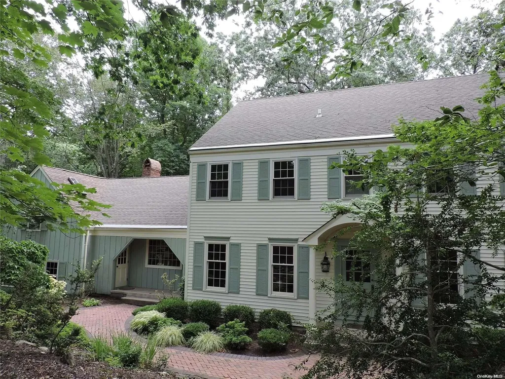 8 Ring Neck Court Wading River NY 11792