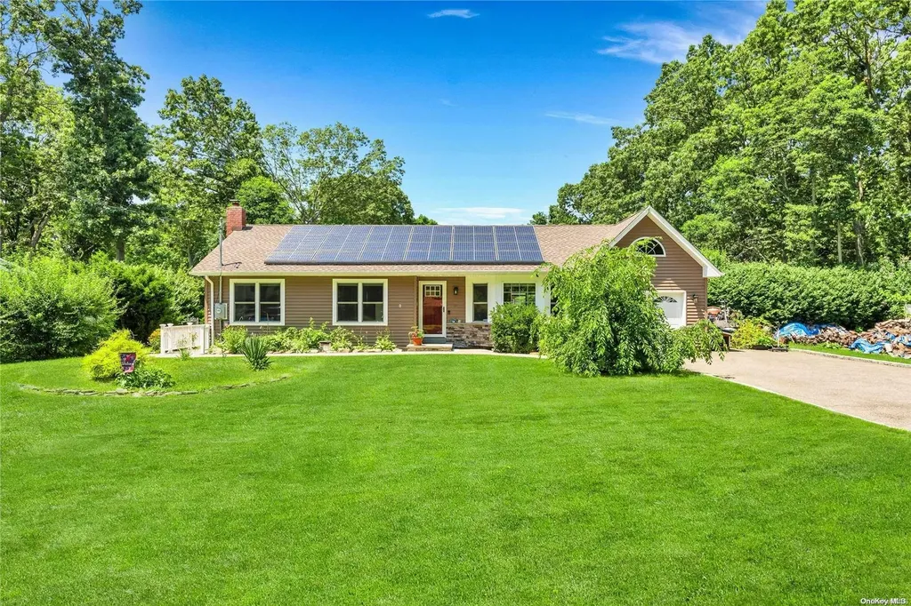 60 Summit Drive Smithtown NY 11787