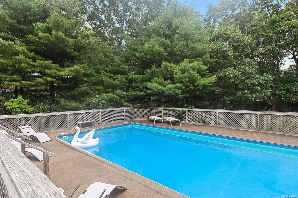 36 Harbor Boulevard East Hampton NY 11937