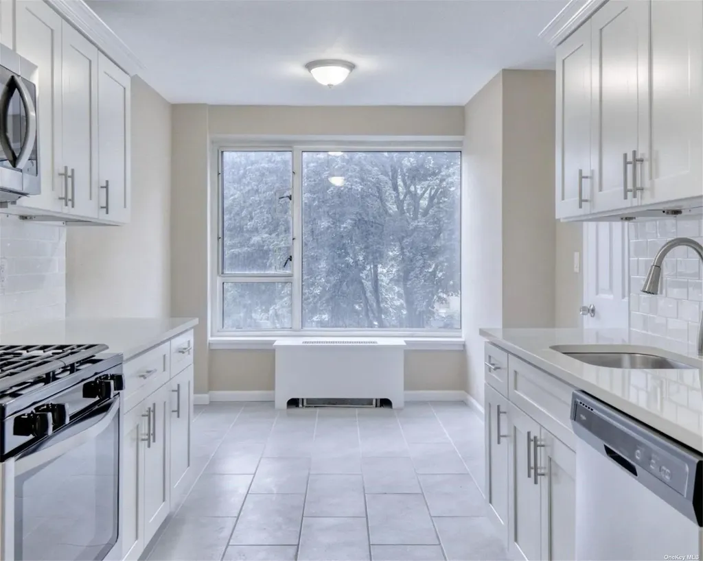 166-25 Powells Cove Boulevard Beechhurst NY 11357