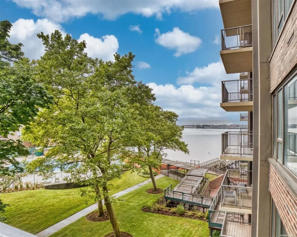166-25 Powells Cove Boulevard Beechhurst NY 11357