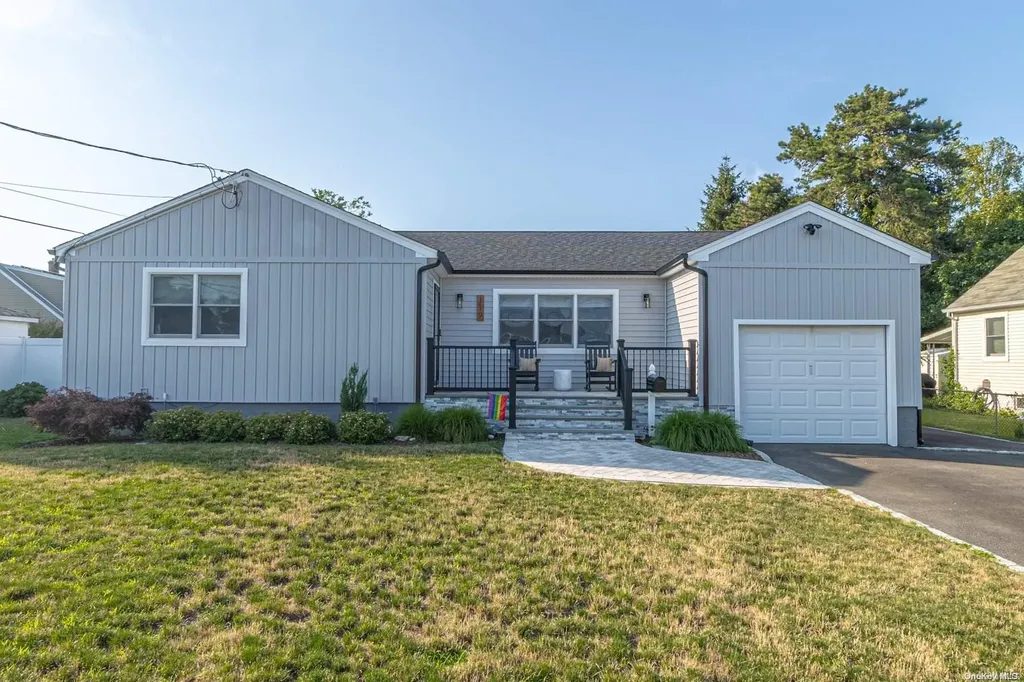119 Garretson Avenue Islip NY 11751