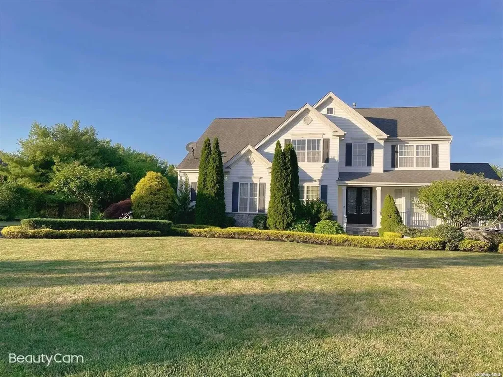 47 Merion Circle Wading River NY 11792